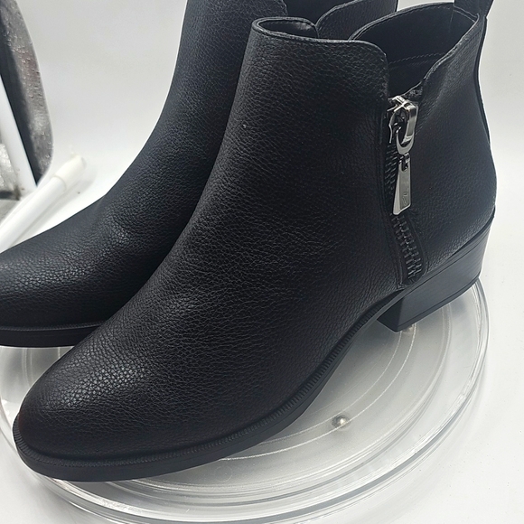 Simply Vera Vera Wang Shoes - J Simply Vera Vera Wang Ankle Boots Faux Leather Black Zipper Sz 7.5M